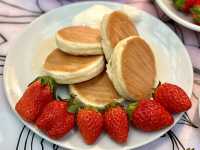 Strawberry sweets buffet🍓