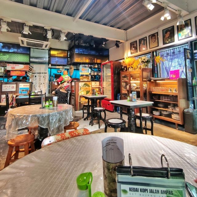🇲🇾 Kedai Kopi Jalan Ampas: A Hidden Gem for Retro Vibe