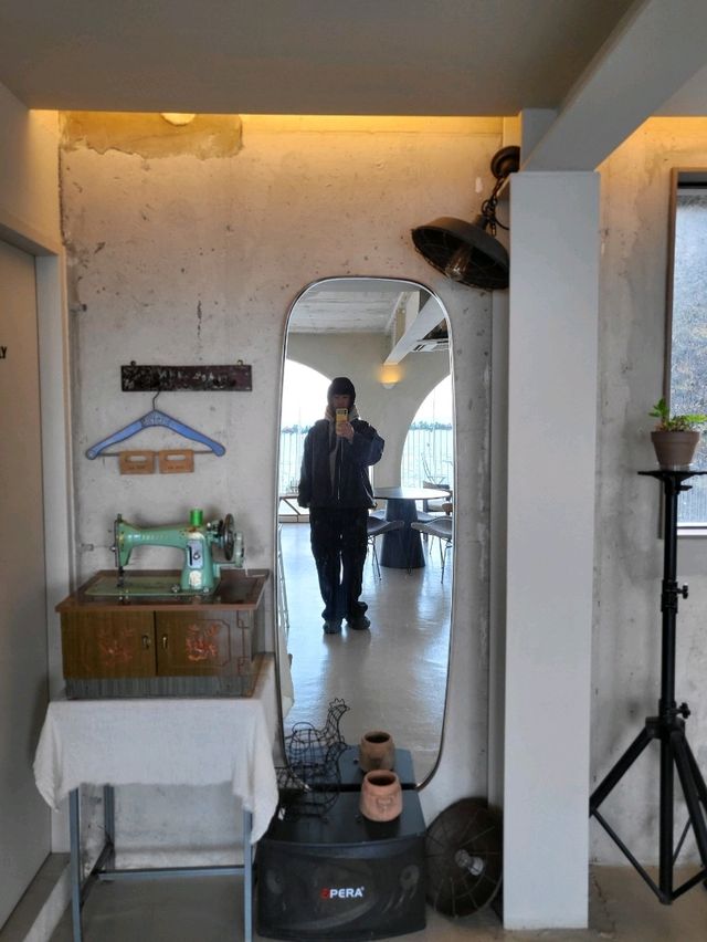 통창밖 역대급 오션뷰가 펼쳐지는 거제카페