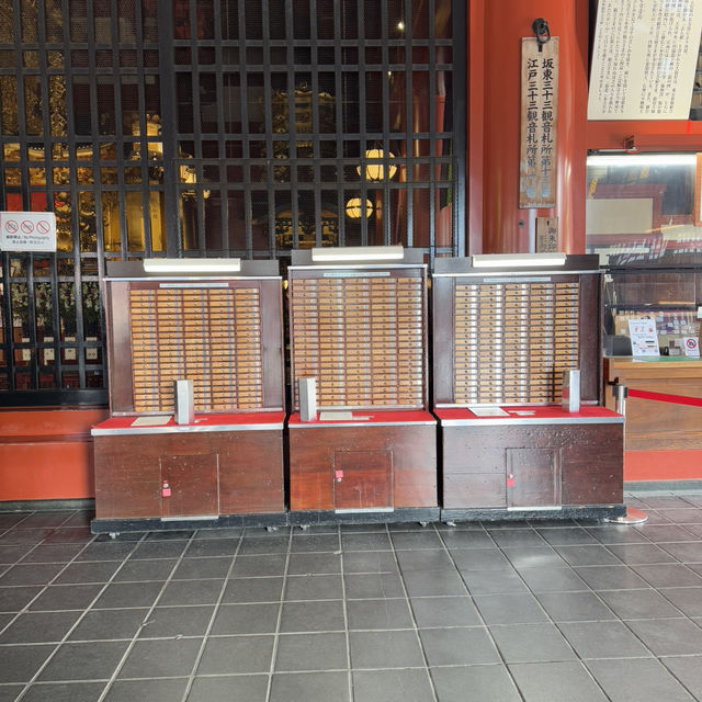 Exploring Sensoji Temple, Tokyo