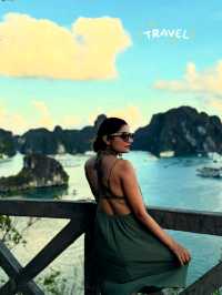🌅 Enjoy an Awesome Sunset in Ha Long Bay! 🚢