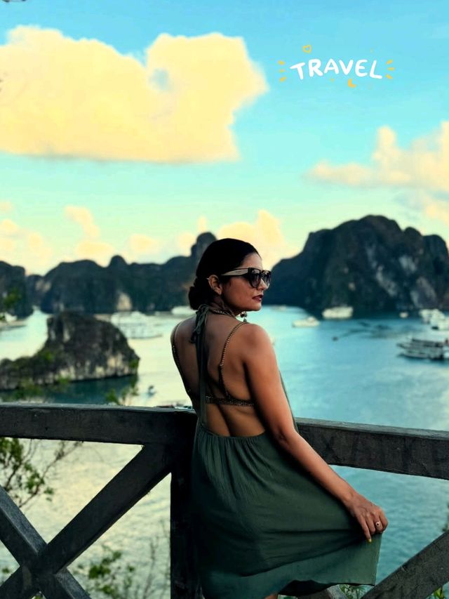🌅 Enjoy an Awesome Sunset in Ha Long Bay! 🚢