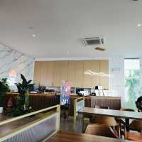 A Café for Every Mood: Exploring Daily Coffee
