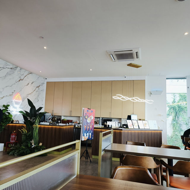 A Café for Every Mood: Exploring Daily Coffee