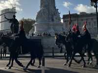 Buckingham Palace: A Royal Experience in the Heart of London