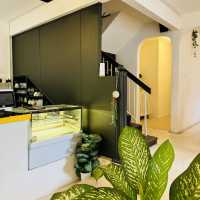 A Splash of Sunshine at Yello Cafe