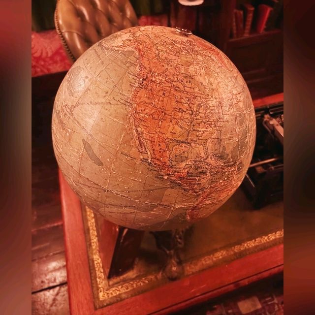 See the Sherlock Holmes 福爾摩斯博物館