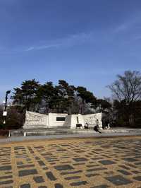 도시의 전망이 공존하고 다층적 아름다움이 존재하는 남산공원 백범광장🇰🇷