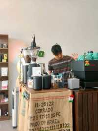 ดื่มกาแฟดีๆ บรรยากาศดี ที่ Shadow Coffee Roast