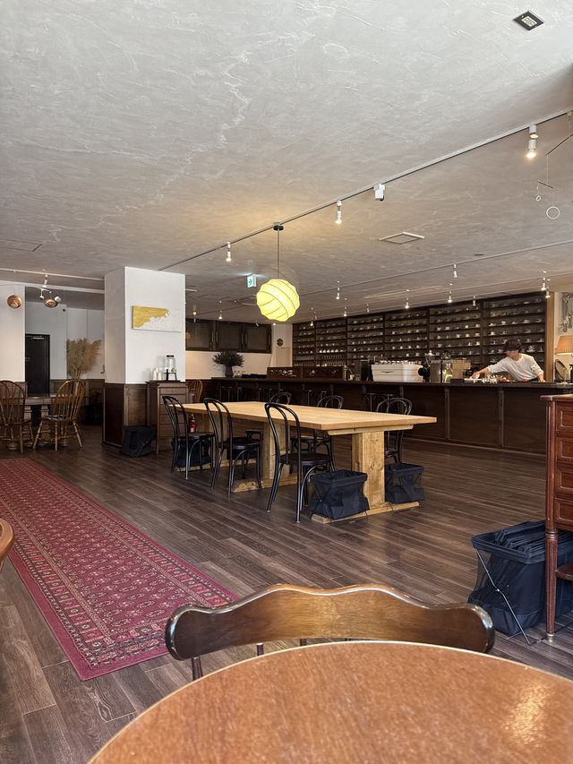 Chill Vibes and Delicious Sweets at "From Afar" Café in Higashimukojima🍓