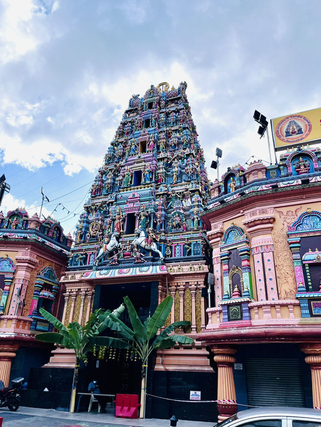 “Sri Maha Mariamman Temple KL: A Majestic Jewel of Hindu Heritage!”