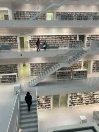 🇩🇪フォトジェニックな立方体の図書館📖