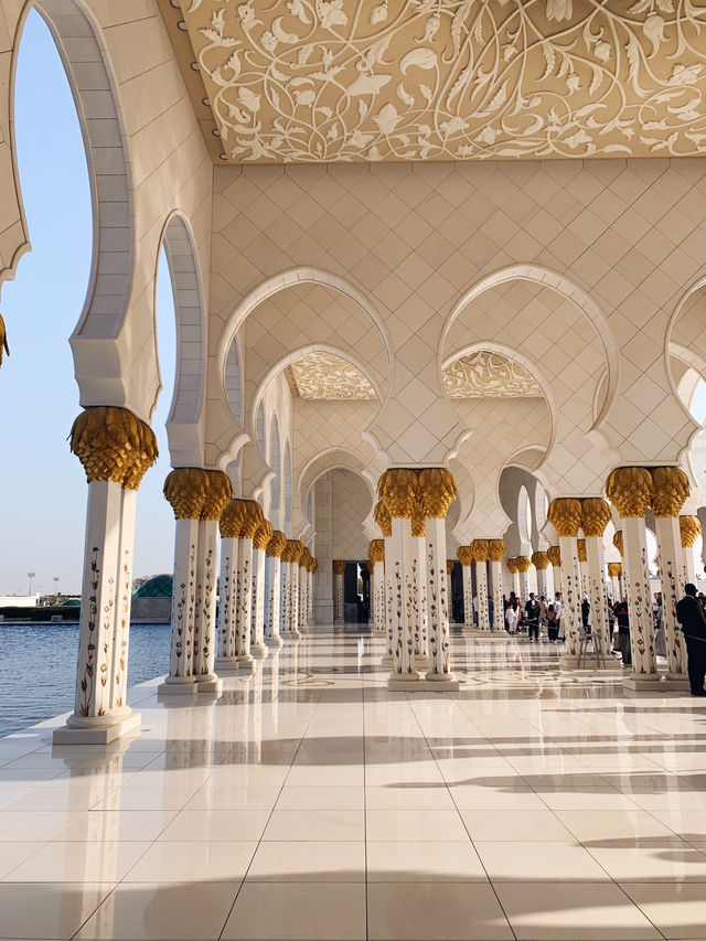 Unveiling the Majesty of Sheikh Zayed Grand Mosque: A Traveler’s Guide