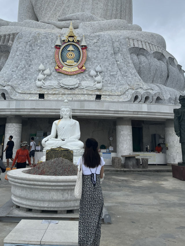 Paying a visit to the Big Buddha at Phuket 