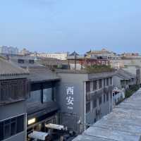 夜遊西安城牆，燈會點亮千年古都