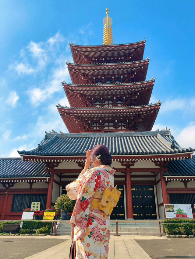 Stepping into Tradition: Sensoji in a Kimono! ⛩️✨