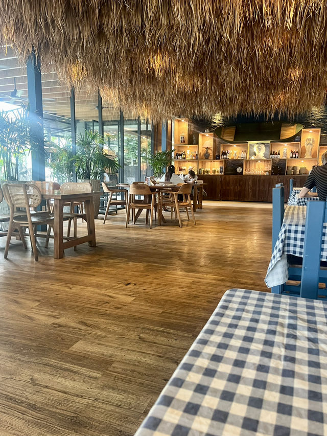 【Bangkok】ギリシャ料理ならここ！HELENA Greek kitchen