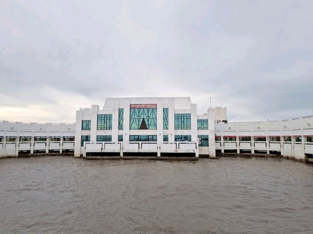 เที่ยวสงกรานต์ที่ สถานตากอากาศบางปู