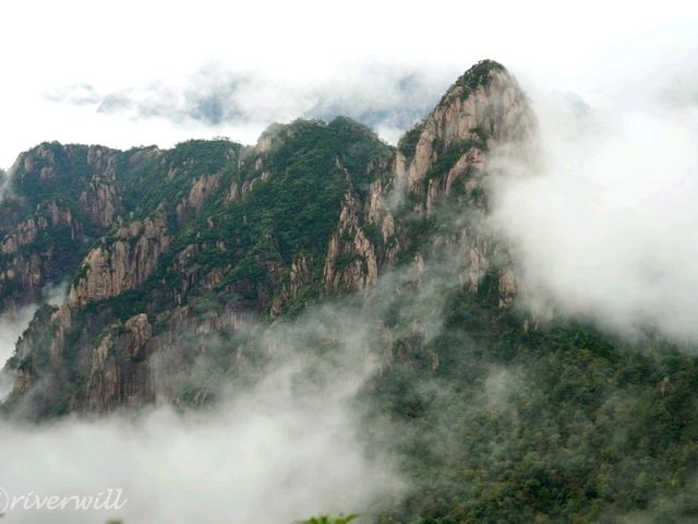 【中国】中国随一の霊峰！水墨画の世界が広がる世界遺産「黄山」