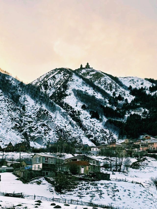 格魯吉亞著名景點卡茲別克旅行攻略，適合打卡拍照