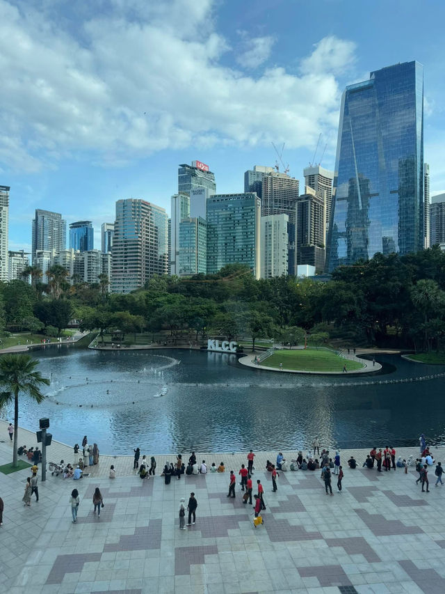 Petronas Twin Towers — The Shimmering Heart of Kuala Lumpur’s Skyline
