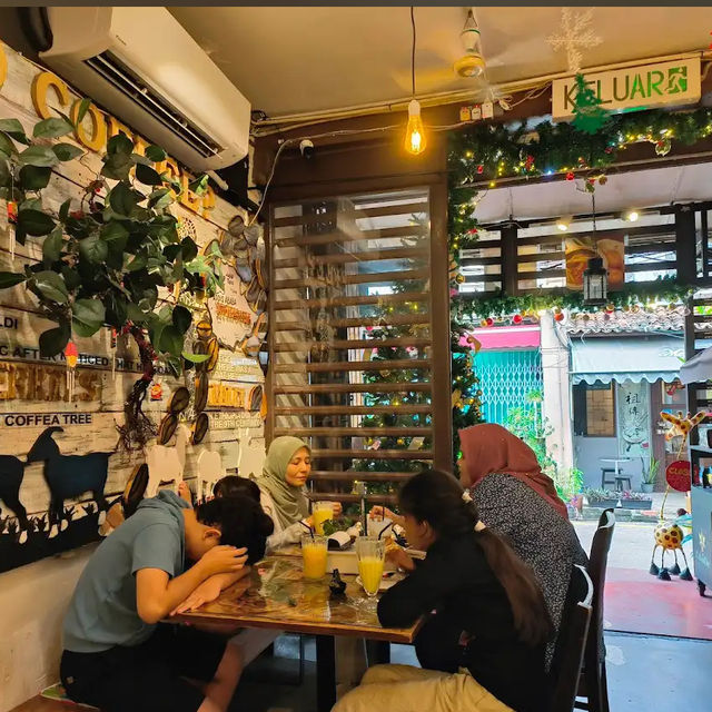 Calanthe Art Cafe