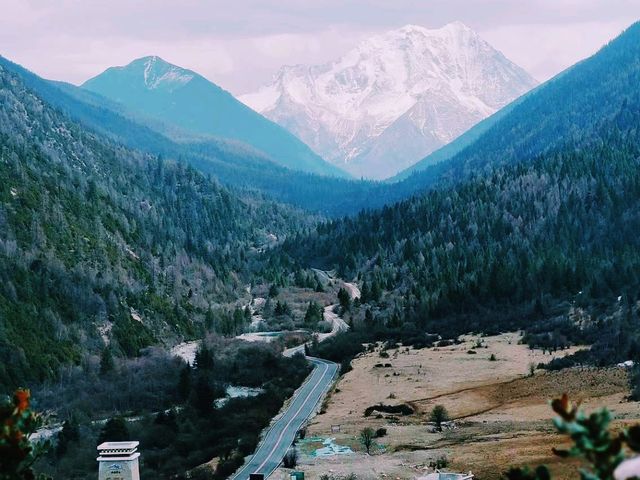 中國四川甘孜著名景點：墨石公園，適合打卡拍照📸