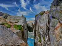  Enjoy the breathtaking views and the thrilling experience at Kjeragbolten, Norway!