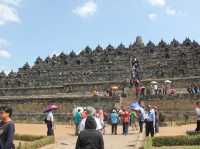 【ボロブドゥール寺院遺跡｜Borobudur Temple】 世界最大級の仏教遺跡、神秘の階段をのぼる旅