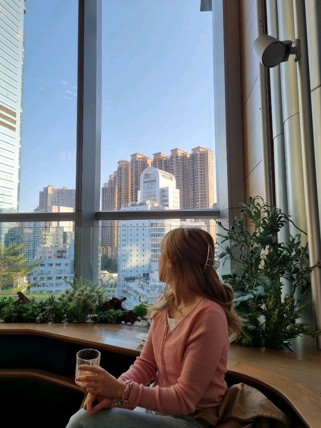 ☕️홍콩 코즈웨이베이 한복판, 채광 맛집 카페 N.O.T