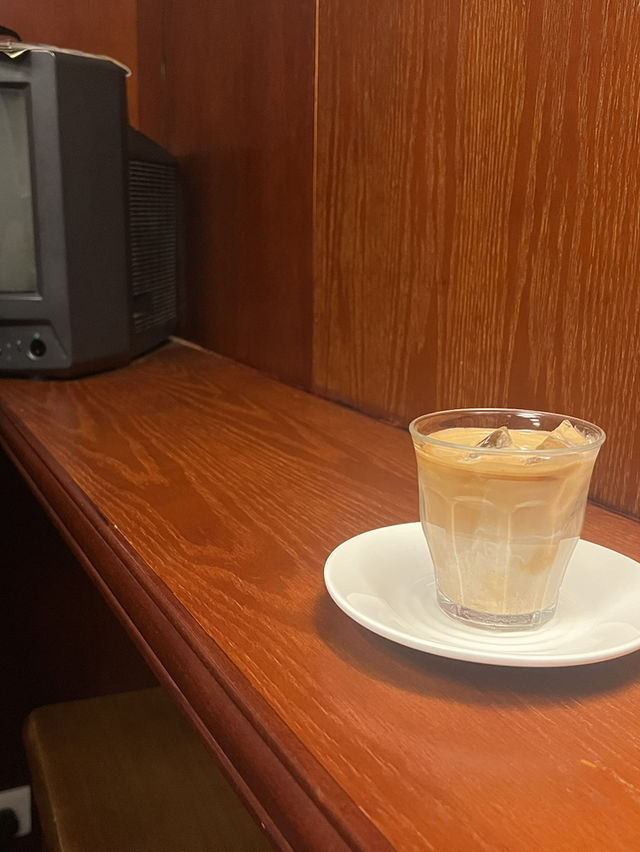 半天假 | 油麻地 | 隱世咖啡店☕️ | 懷舊港式豉油西餐 🍌 | 型格戶外酒吧 🍹