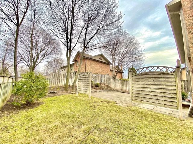Oakville, Ontario – Lakeside Charm, Cultural Riches, and Natural Beauty