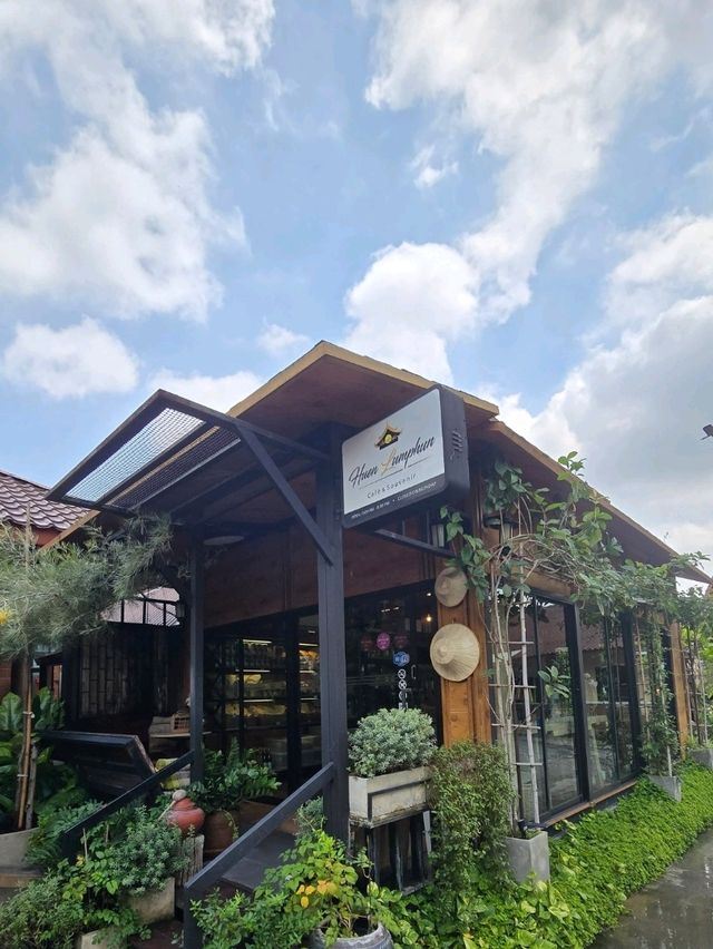 เฮือนลำพูน อาหารเหนือ อีสาน กินได้ทุกคนในครอบครัว