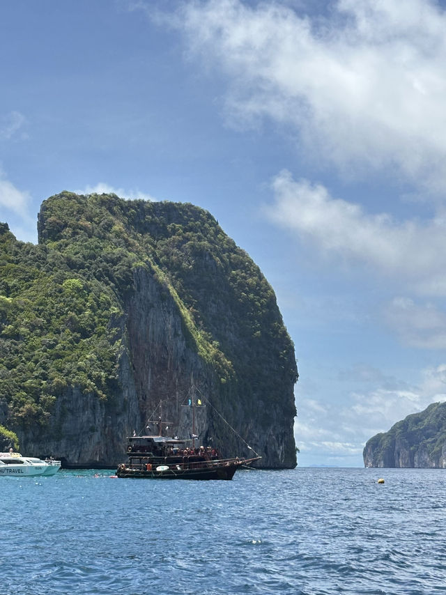 One day Trip to Phiphi island Phuket