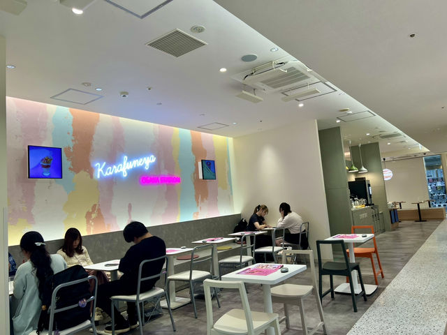 大阪🇯🇵 からふね屋CAFE大阪店