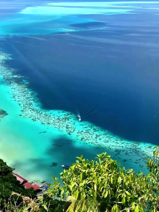 Bohey Dulang Island: Semporna's Crown Jewel