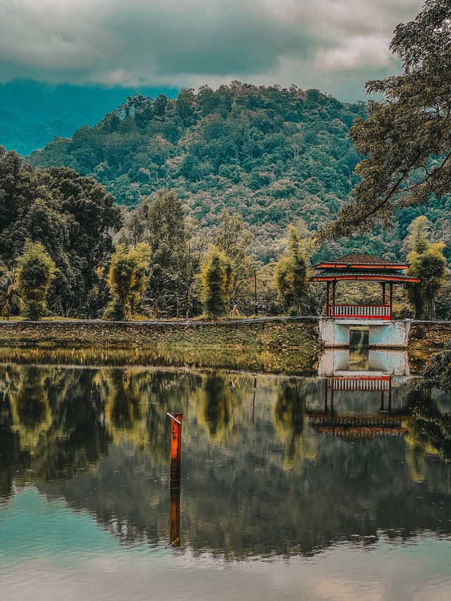 Serene Reflections and Old-World Charm at Taiping Lake