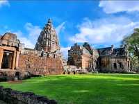 ปราสาทหินพนมรุ้ง อุทยานประวัติศาสตร์แด่พระศิวะ