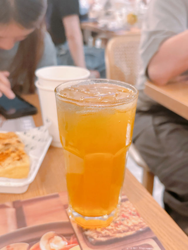 主打夜市風味串燒的「小野人」