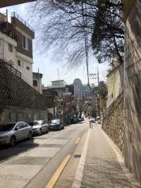 Spring in Ihwa Mural Village