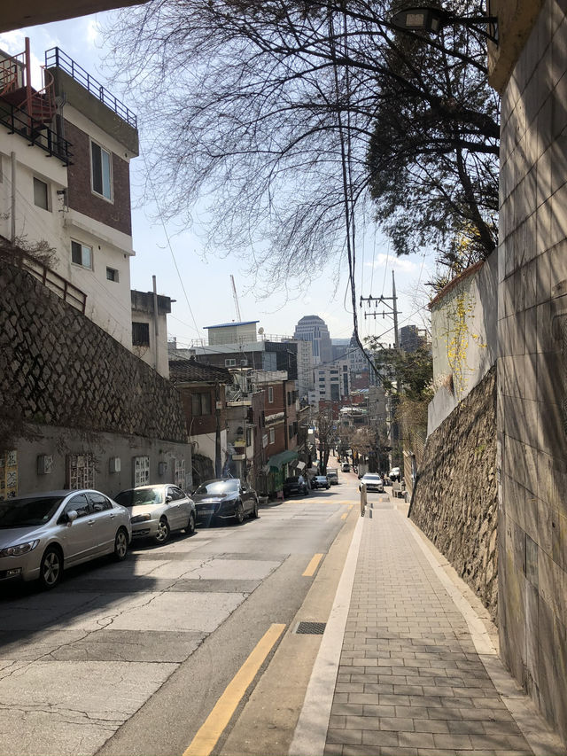 Spring in Ihwa Mural Village