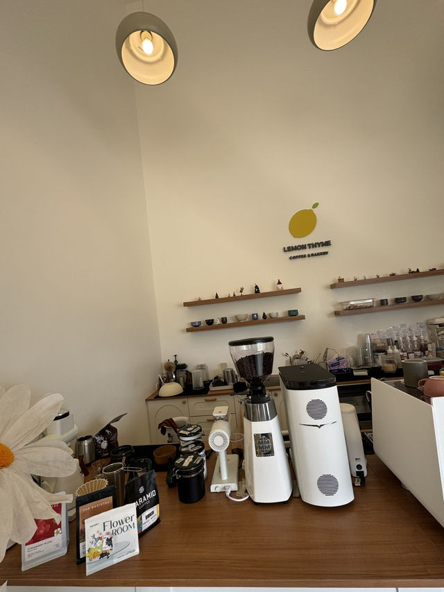 จิบกาแฟชมเขาอกทะลุ ชิลกว่านี้ไม่มีแล้ว