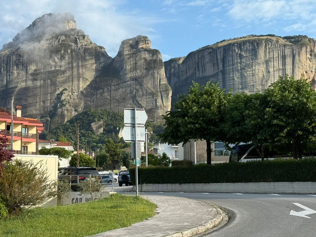 石柱上的隱世修道院⛰️