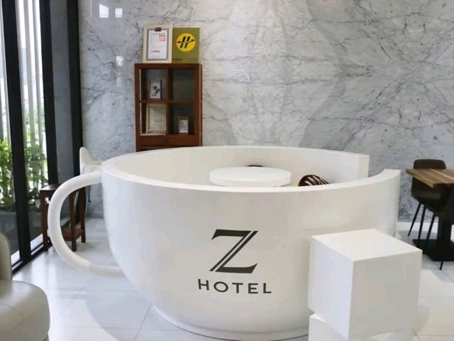 Hotel Z 台中低調奢華系旅店推薦！走路5分鐘到夜市、歐舒丹沐浴品＆電動床超有貴婦感！