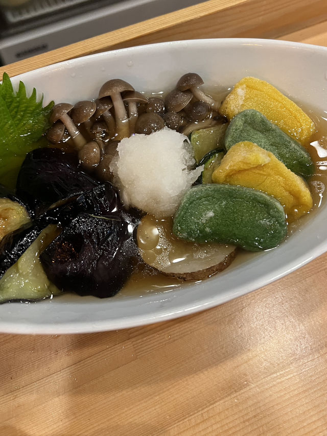 「旅先でしか食べられない“土地の味”って、どうしてあんなに心に残るんだろう。」