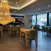 Flaneur Restaurant