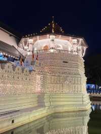 🕊️🇱🇰 Temple of the Sacred Tooth – Sri Lanka’s Holiest Site