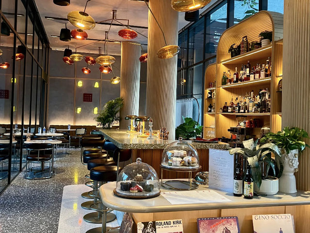 The Standard, Singapore: Unboxing the Hype! 🇸🇬🏨