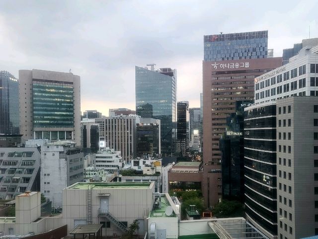명동 한복판 호캉스 소테츠 프레사 인 서울 명동 코너 트윈룸 뷰베스