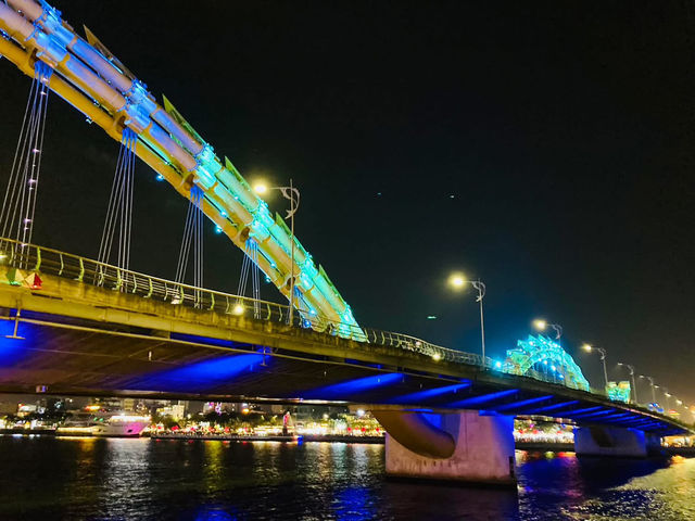 越南 中越 峴港 日與夜 粉紅教堂